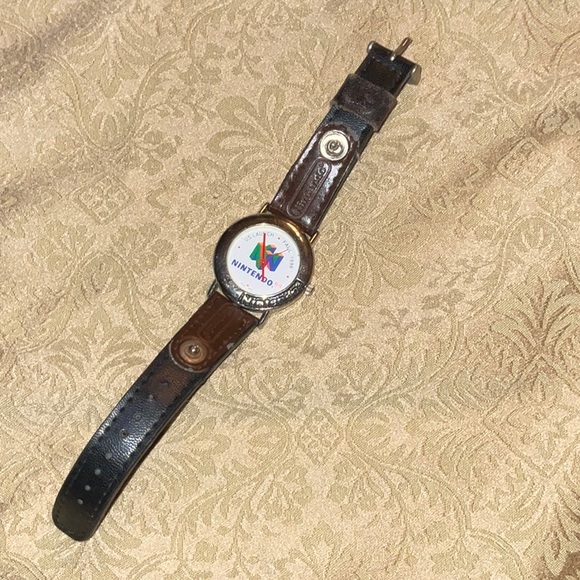 Nintendo 64 1996 Launch watch - Picture 1 of 5